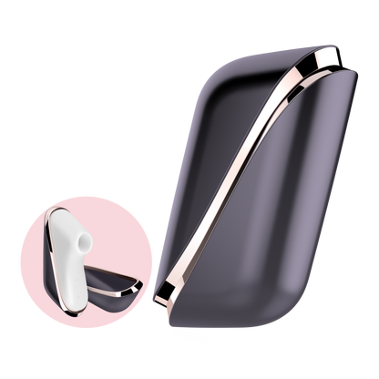 Вакуумний кліторальний стимулятор Satisfyer Traveler, корпус-чохол на магнітах