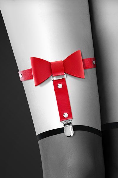 Гартер на ногу Bijoux Pour Toi - WITH BOW Red, сексуальна підв'язка з бантиком, екошкіра